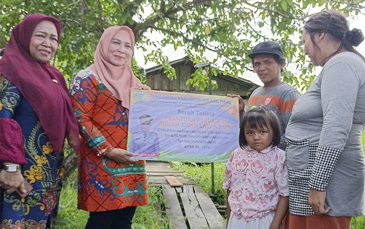 Soleh, Penerima Bantuan Perbaikan RTLH Bangga dan Senang?