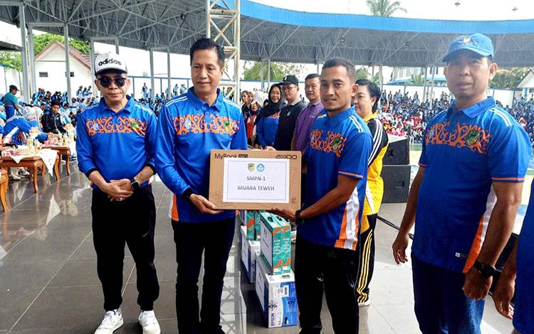 Disdik Gelar Senam Massal dan Jalan Sehat Dalam Rangka Hari Jadi ke-74 Barito Utara