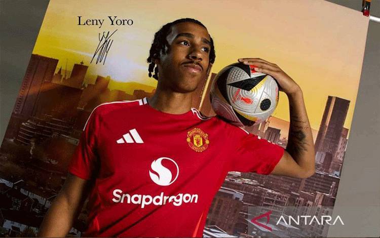 Leny Yoro Sangat Gembira dengan Debutnya di Laga Pramusim Bersama MU