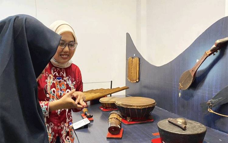 Museum Balanga Pamerkan 5 Koleksi pada Pameran Alat Musik Tradisional