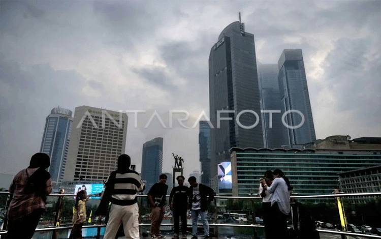 BMKG Prakirakan Mayoritas Kota Besar Alami Cuaca Berawan pada Selasa