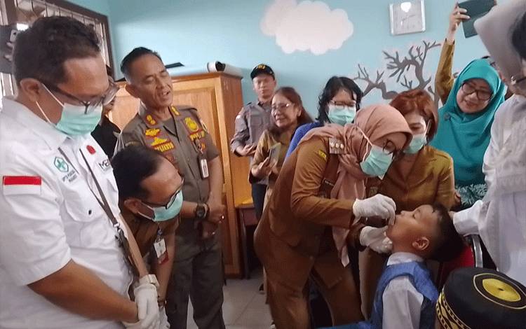 Sukseskan Pekan Imunisasi Nasional, Pemko Palangka Raya Jemput Bola Imunisasi di MI Islamiah