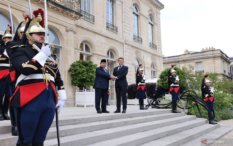 Menhan Prabowo Melawat ke Perancis Temui Presiden Macron