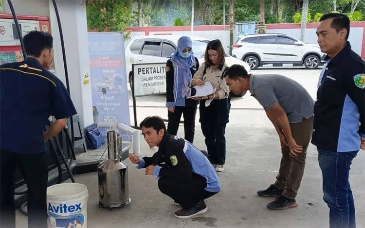 UPTD Metrologi Legal Palangka Raya Monitoring di SPBU Tjilik Riwut Km 31