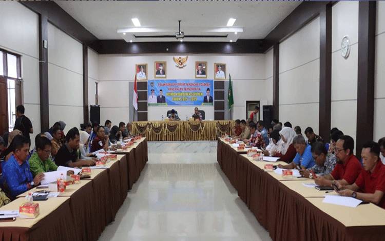 Pj Sekda Seruyan Buka Forum Rancangan Teknokratik RPJMD