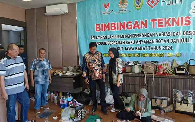 Pemkab Seruyan Dukung Pengembangan UMKM Melalui Pelatihan Kerajinan Rotan dan Kulit