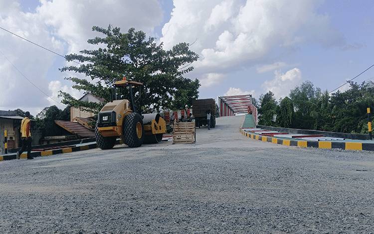 Masyarakat Pulang Pisau Antusias Jembatan Djanias Djangkan Segera Rampung