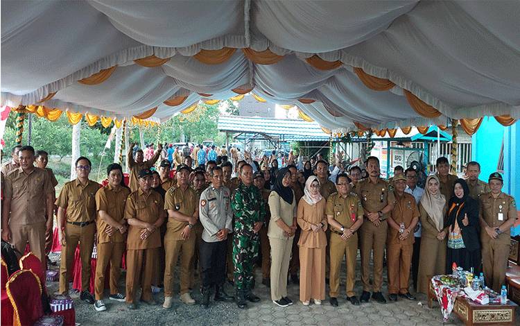Silaturahmi dengan Warga Desa Sidorejo, Pj Bupati Kapuas Serap Aspirasi
