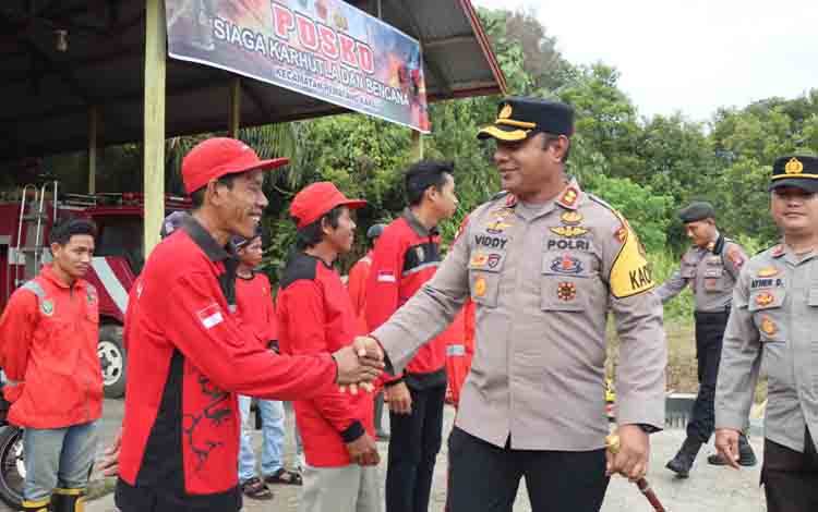 Kapolres Barito Timur Tinjau Pos Pemantauan Karhutla di Polsek Pematang Karau