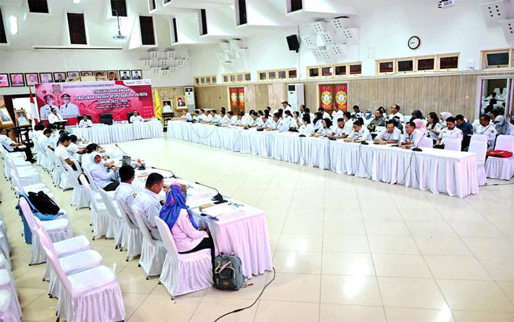 Bappedalitbang Evaluasi Rancangan Raperda RPJPD Kabupaten Kota