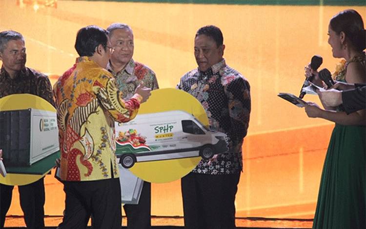 Wagub Kalteng Terima Bantuan Mobil Operasional SPHP