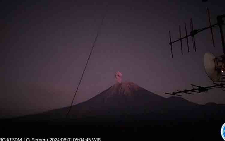 Gunung Semeru Erupsi Selama 139 Detik