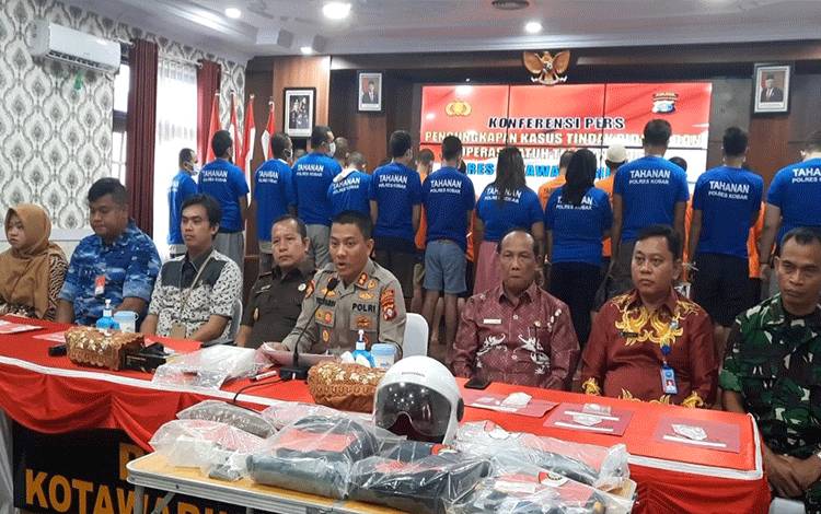 Polres Kobar Gelar Pres Rilis Hasil Ungkap Kasus Tindak Pidana, Operasi Patuh Telabang, dan Pemusnahan Barang Bukti
