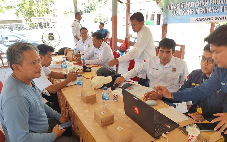 UPT KPHP Mentaya Tengah Seruyan Hilir Fasilitasi Pendaftaran Akun Pembayaran PNPB KTH Perhutanan Sosial