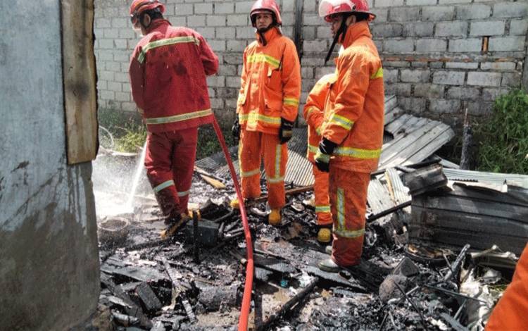 Sebuah Rumah di Sampit Nyaris Ludes Terbakar