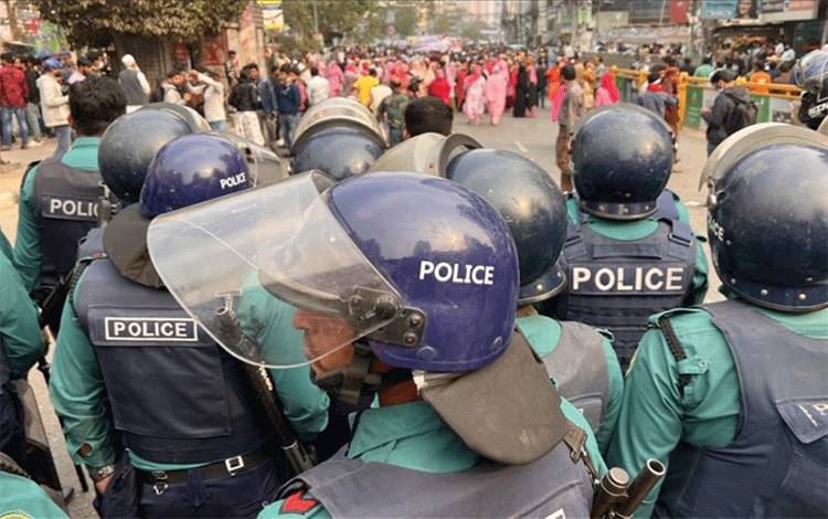 Lebih 70 Orang Tewas termasuk 14 Polisi dalam Unjuk Rasa di Bangladesh