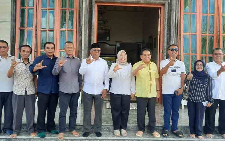 Pilkada Kobar 2024: Ketua DPD Golkar Kalteng Umumkan Mantan Sekda Suyanto Dampingi Hj Nurhidayah