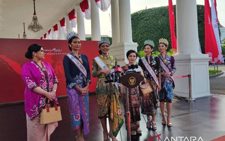 Presiden Jokowi Terima Miss Supranational Asal Garut Harashta Haifa