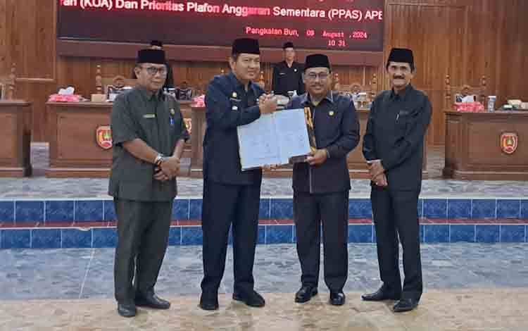 DPRD dan Pemkab Kobar Tandatangani Nota Kesepahaman dan Kesepakatan Bersama KUA dan PPAS