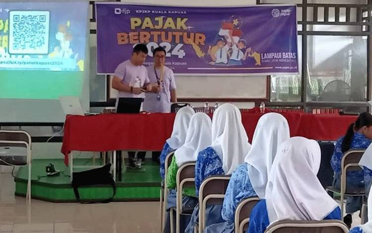 Kegiatan Pajak Bertutur Bekali Siswa SMAN 3 Kapuas Pahami Soal Peran Pajak?