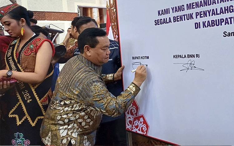 Bupati Kotim Paparkan Upaya Pemberantasan Narkotika dalam Hukum Adat