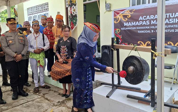 Pj Bupati Pulang Pisau Lepas Tim Basir Balian Mamapas Lewu
