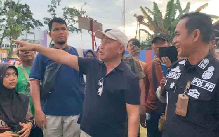 Atas Petunjuk Gubernur, Pedagang di Bundaran Besar Bisa Berjualan di Malam Minggu