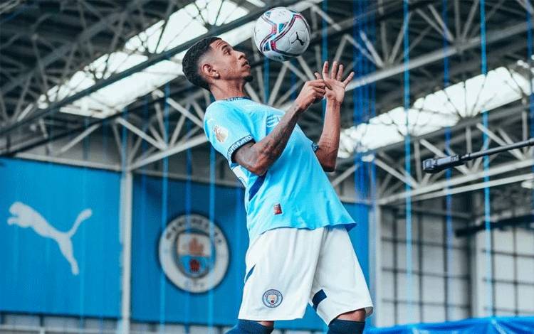 Guardiola: Savinho Buat Lini Serang Manchester City Semakin Tajam