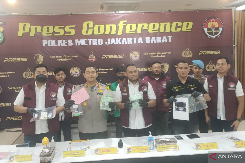 Jumpa pers pengungkapan kasus peredaran 11,355 gram narkoba jenis sabu di Polres Metro Jakarta Barat, Rabu (14/8/2024). ANTARA/Risky Syukur