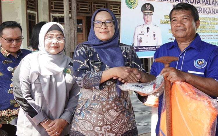 Pj Wali Kota Palangka Raya Tekankan Pentingnya Pengawasan Illegal Fishing untuk Jaga Kelestarian Ikan Lokal
