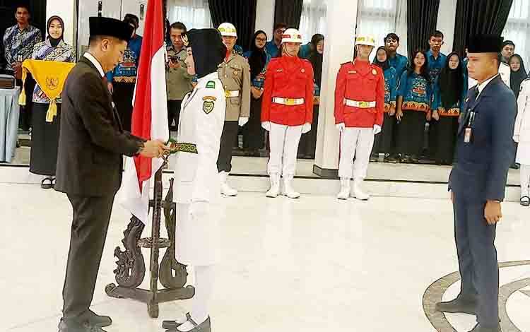 Pj Bupati Barito Utara Kukuhkan Paskibraka