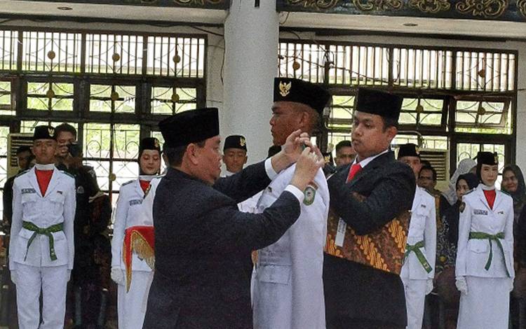 Bupati Kukuhkan 71 Paskibraka Kotim 2024