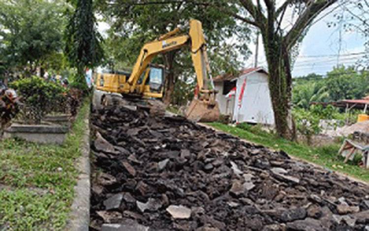 Pemkab Kotim Mulai Kerjakan Rekonstruksi Jalan HM Arsyad Sampit
