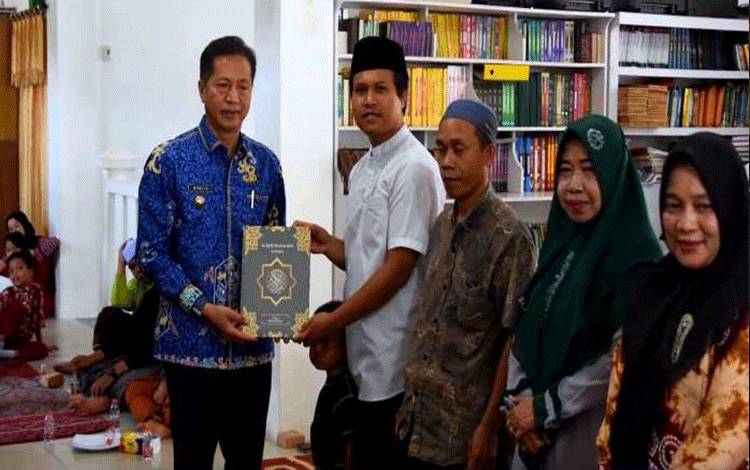 Pemkab Barito Utara Anjangsana ke Asrama, Panti Asuhan dan Rumah Sakit