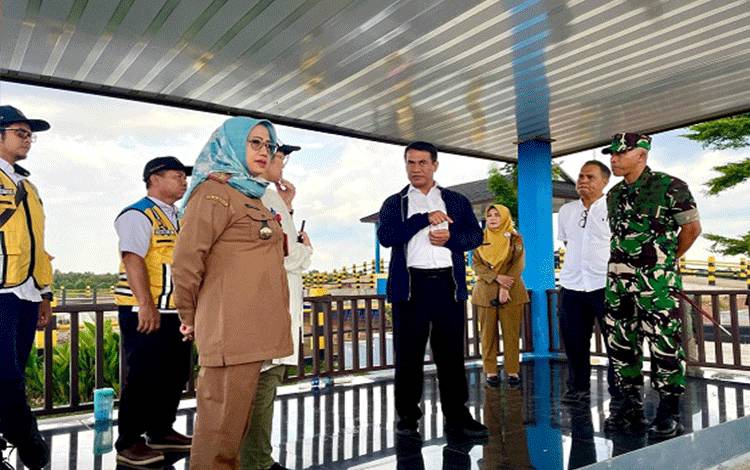 Mentan Amran Tinjau Lokasi Eks PLG Pastikan Program Cetak Sawah di Kalteng