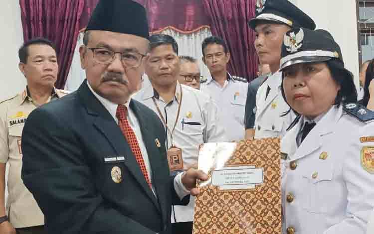 Pj Bupati Gunung Mas Lantik 7 Pj Kades dan 1 Kades PAW
