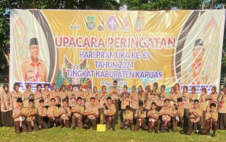 MAN Kapuas Raih Juara II Lomba Gerak Jalan Pramuka