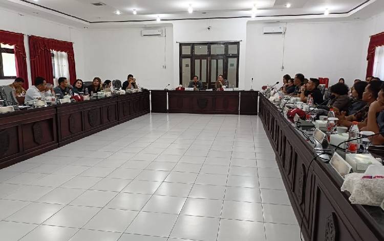 Sudah Dibentuk 6 Fraksi Pendukung DPRD Gunung Mas