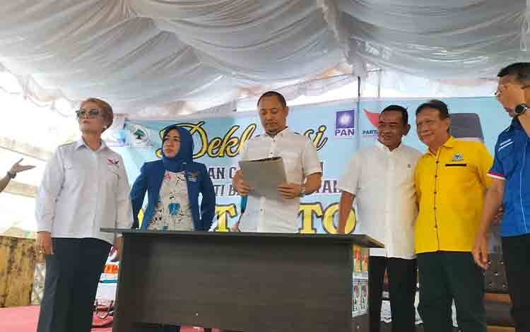Meski Diguyur Hujan, Deklarasi Terbuka Paslon Eddy - Tanto Berjalan Lancar