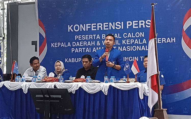 Dampingi Rudini, Paisal Damarsing Masih Aktif Jadi Pengurus PDIP