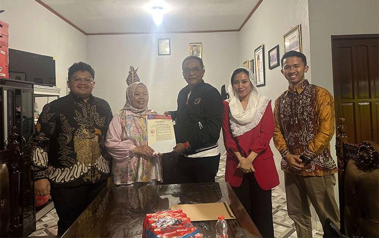Pasangan Hj Nurhidayah-Suyanto Terima Rekom PDIP, Total Didukung 6 Parpol