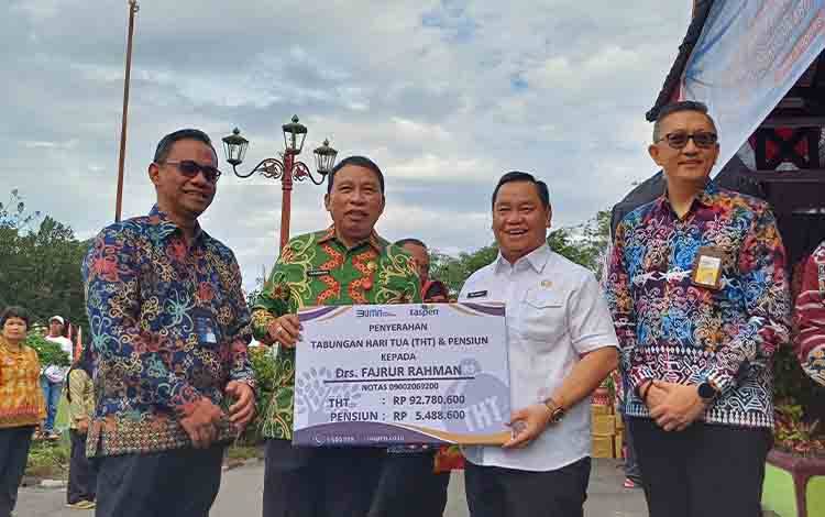 Fajrurrahman Pensiun Setalah 32 Tahun Mengabdi dan Mencapai Puncak Karir
