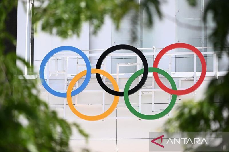 Cincin Olimpiade untuk Olimpiade dan Paralimpiade mendatang di Paris La Defense Arena, Nanterre, Prancis (21/6/2024). ANTARA/Xinhua/Julien Mattia/aa.