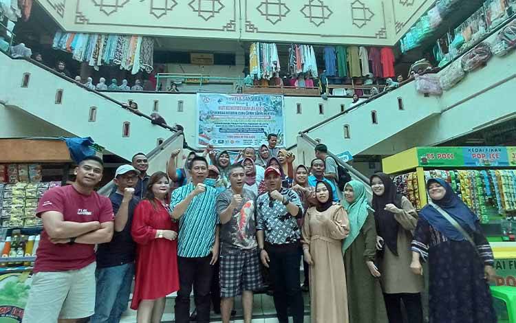 Nadalsyah-Supian Hadi Blusukan di Pasar PPM Sampit