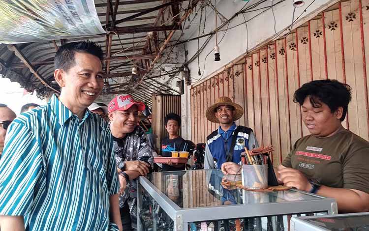 Nadalsyah-Supian Hadi Tampung Keinginan Pedagang untuk Perbaikan Pasar PPM Sampit