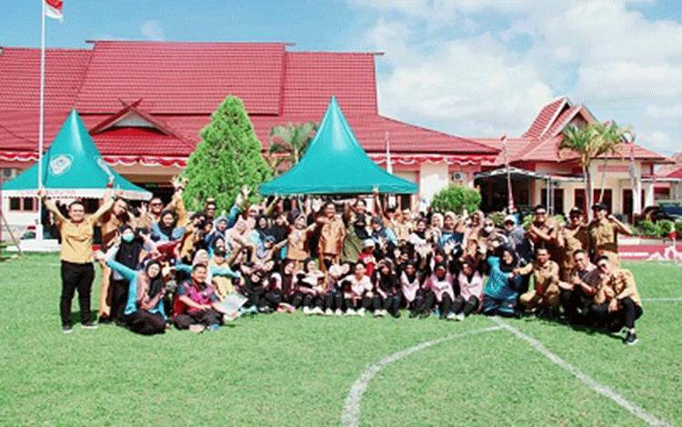 Pj Bupati Seruyan Saksikan Perempat Final Turnamen Sepakbola Mini Disdik Cup 2024