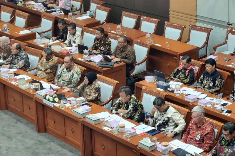 Kementerian Sosial menghadiri Rapat Kerja dengan Komisi VIII DPR RI di Kompleks Parlemen, Jakarta pada Selasa (3/9/2024). (ANTARA/Hana Kinarina)