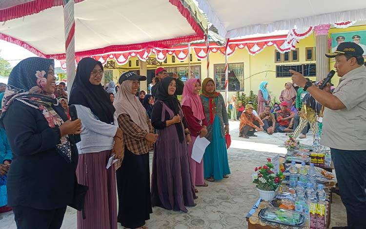 Masyarakat Desa Mentaren 2 Antusias Sambut Operasi Pasar Murah, Kaget Digratiskan Pemerintah