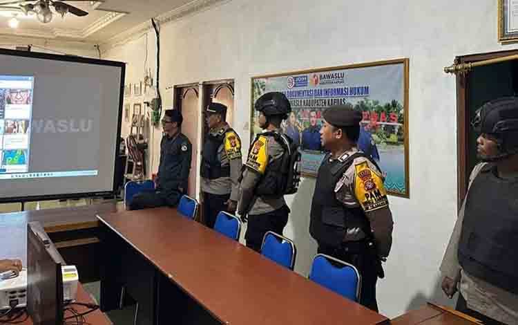 Operasi Mantap Praja Telabang, Polres Kapuas Lakukan Pengamanan Kantor Bawaslu