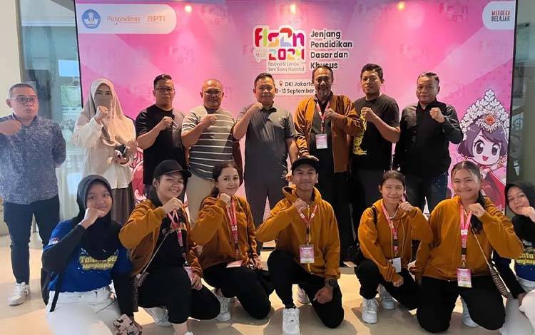 Kadis Pendidikan Beri Dukungan Langsung untuk Peserta FLS2N Asal Seruyan